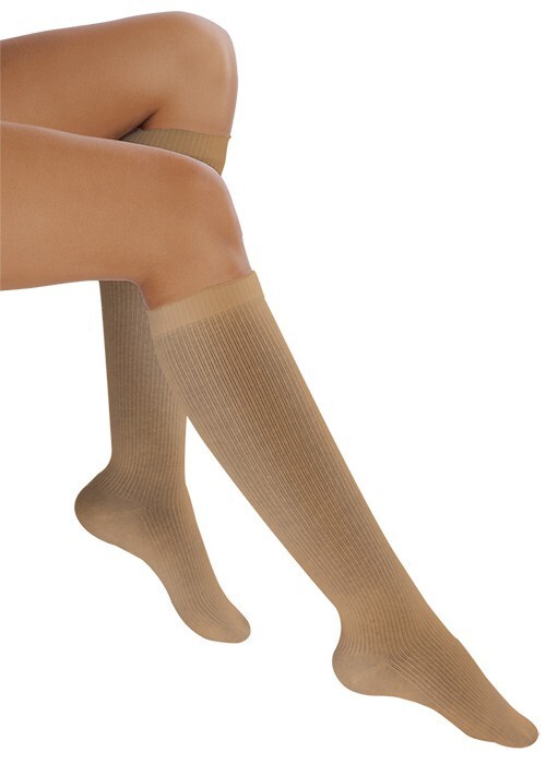 Aries Avicenum 310 TRAVEL - uciskowe podkolanówki podróżne