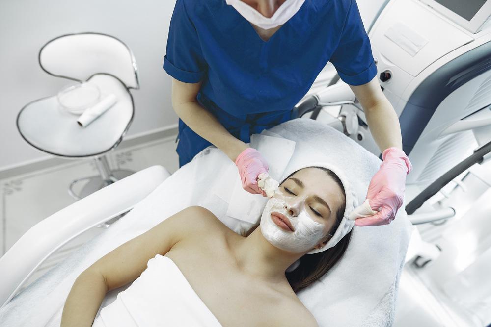 Bezpieczeństwo personelu i klientów w gabinecie kosmetycznym