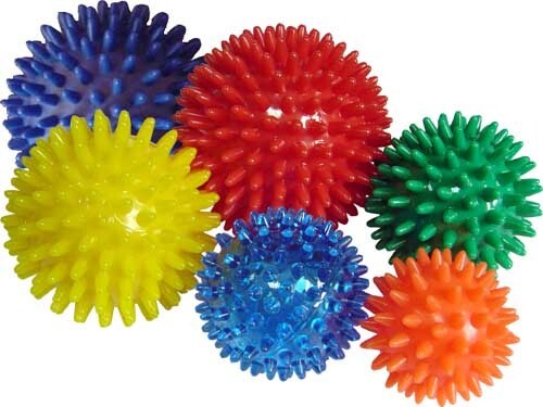 Jeżyk - piłka z kolcami do ćwiczeń i masażu - czerwona 9cm