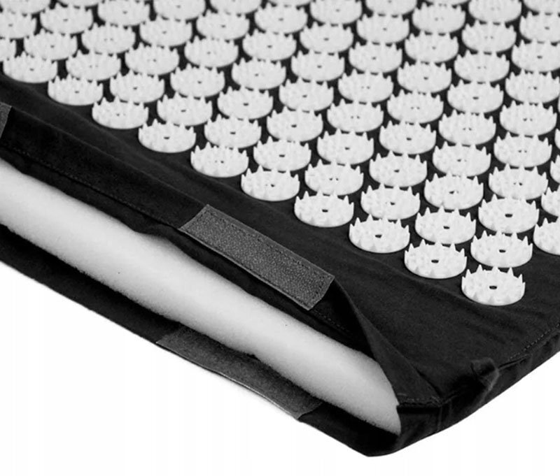 Mata do akupresury 68x40 cm biało-czarna