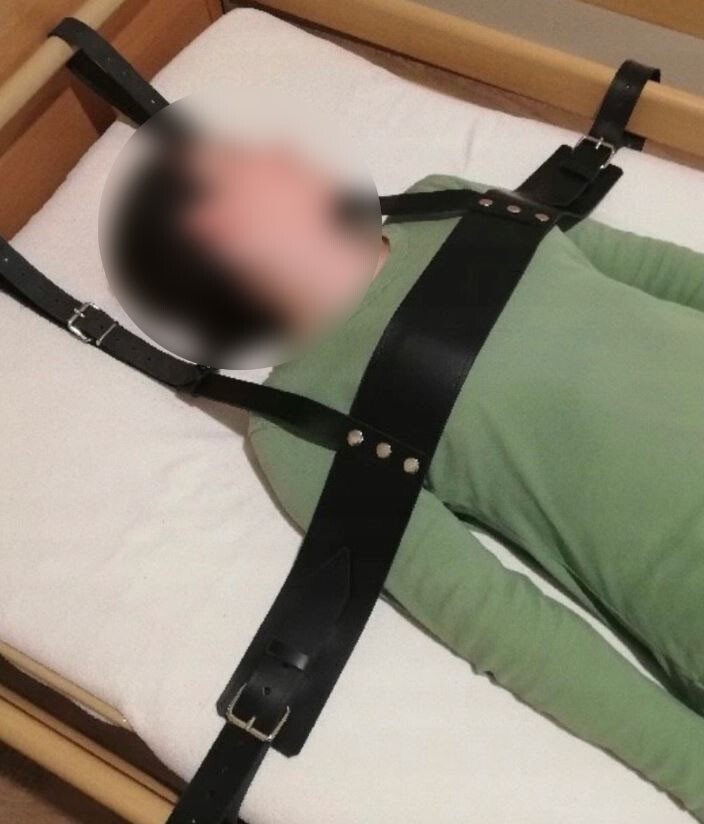 Pas unieruchamiający klatkę piersiową