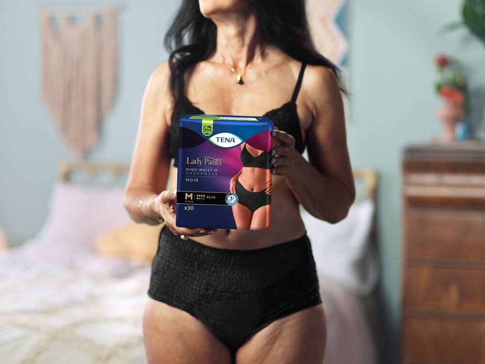 TENA Lady Pants Plus M NOIR/czarne - bielizna chłonna dla kobiet 30szt.